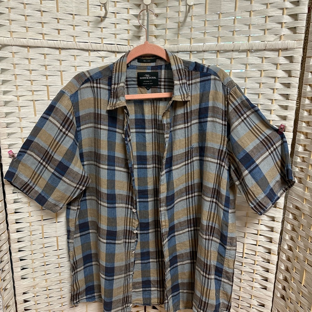 Rodd&Gunn men’s size L plaid‎ button up short sleeve shirt